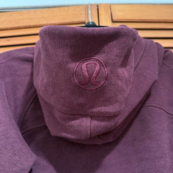Lululemon Women’s Maroon Scuba Hooded Jacket Sz 10 - Picture 6 of 6